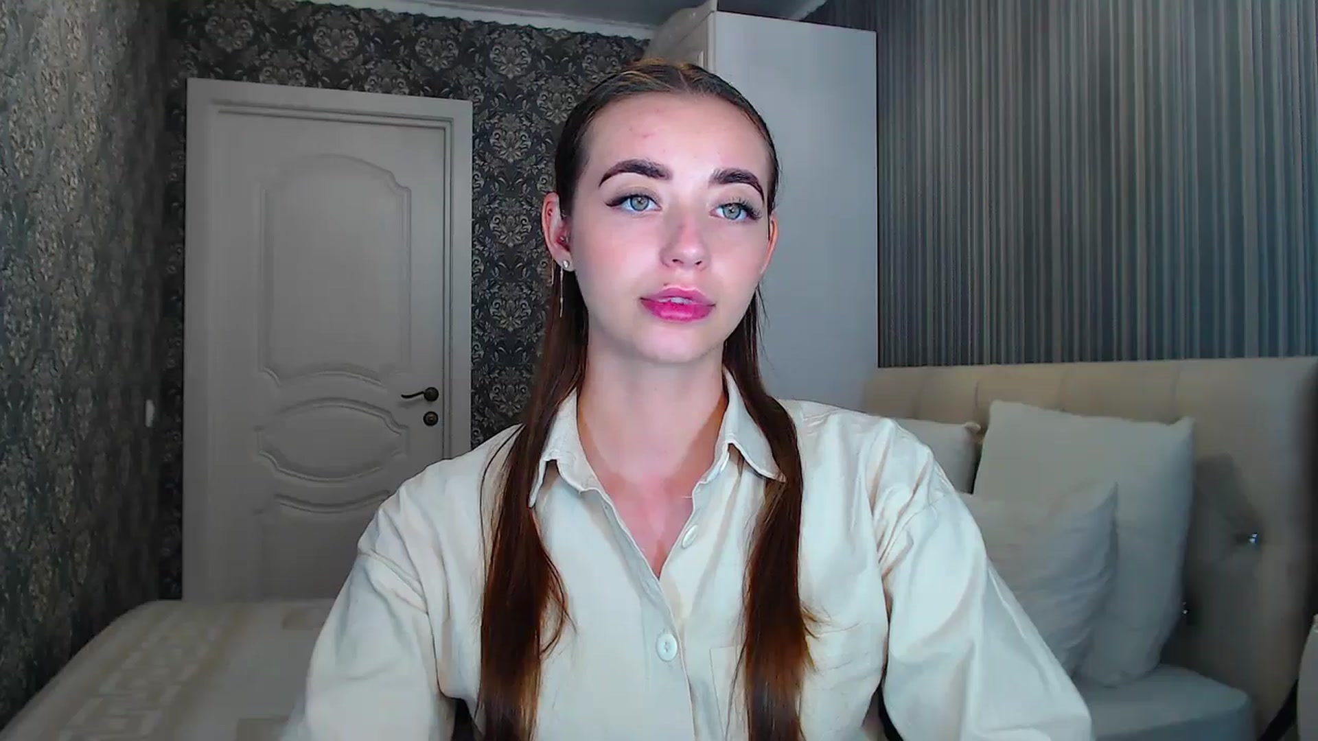 Gallery image thumbnail from EmeraldLilyyy's myfreecams stream on, 07/15/2024, 14:32 image 9 of 20