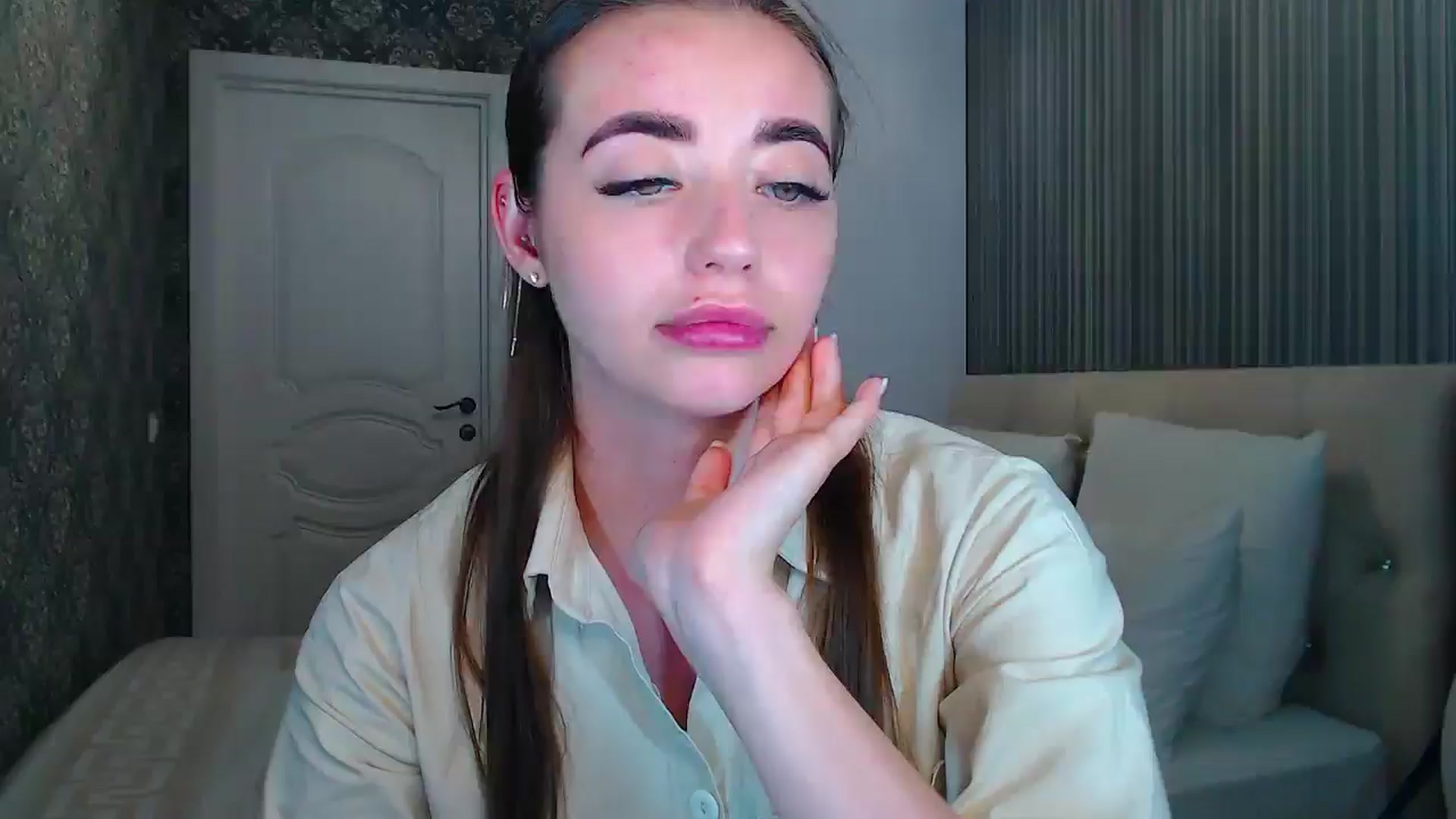 Gallery image thumbnail from EmeraldLilyyy's myfreecams stream on, 07/15/2024, 15:14 image 13 of 20