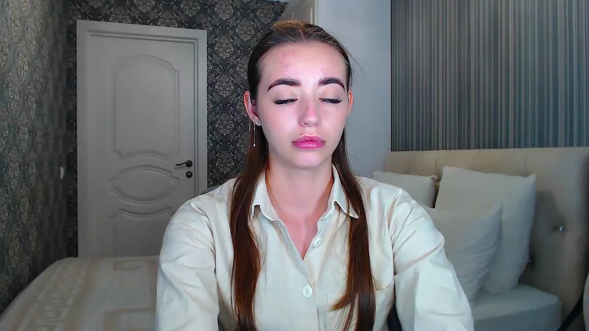 Gallery image thumbnail from EmeraldLilyyy's myfreecams stream on, 07/15/2024, 15:14 image 7 of 20