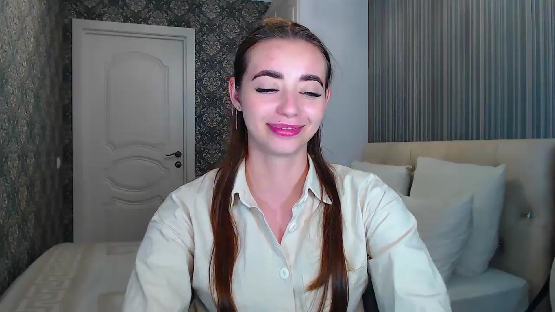 Gallery image thumbnail from EmeraldLilyyy's myfreecams stream on, 07/15/2024, 15:14 image 8 of 20