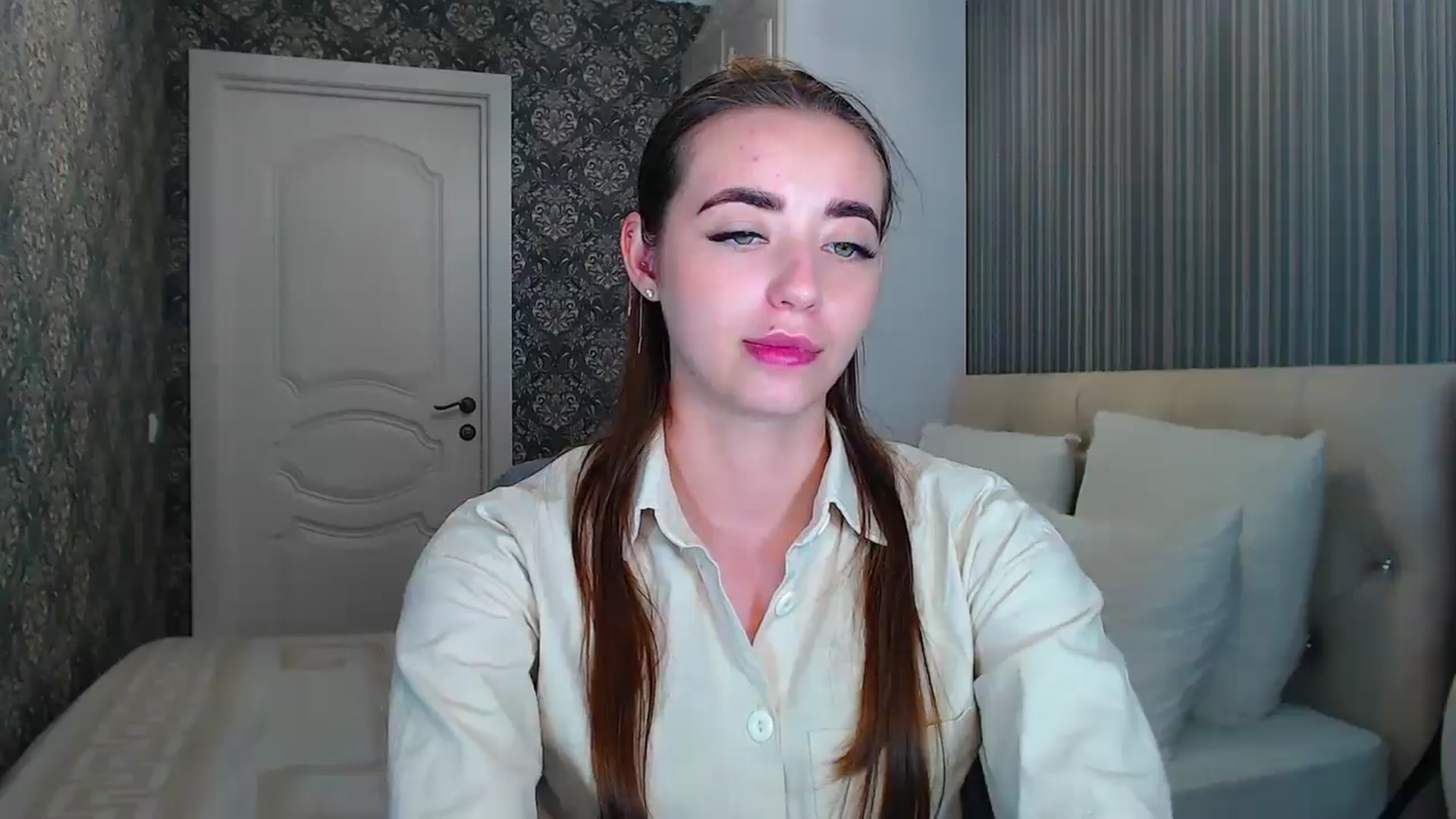 Gallery image thumbnail from EmeraldLilyyy's myfreecams stream on, 07/15/2024, 15:14 image 15 of 20