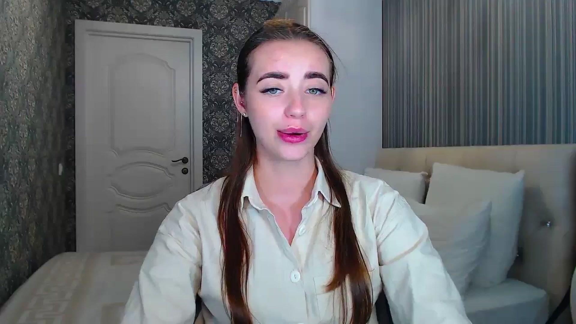Gallery image thumbnail from EmeraldLilyyy's myfreecams stream on, 07/15/2024, 15:14 image 12 of 20