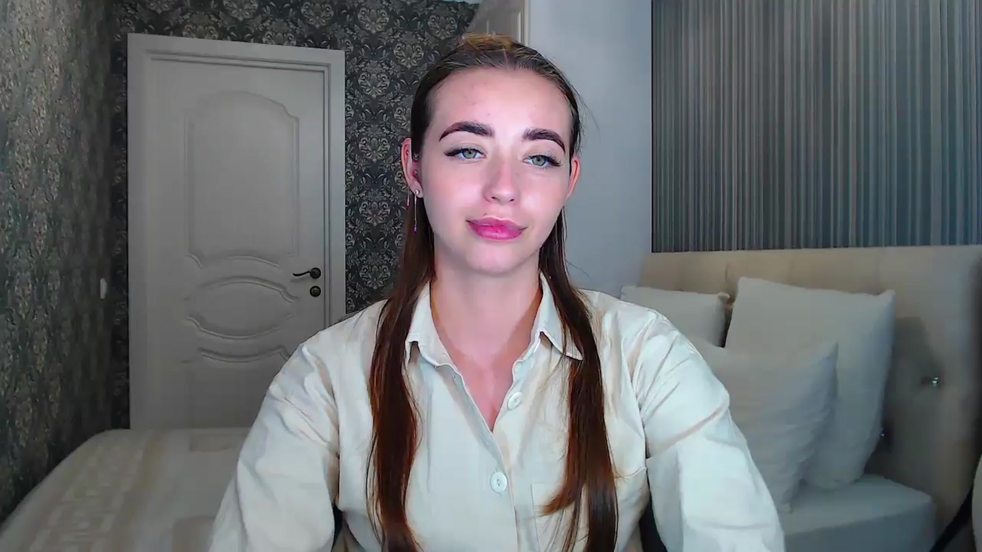 Gallery image thumbnail from EmeraldLilyyy's myfreecams stream on, 07/15/2024, 15:14 image 9 of 20