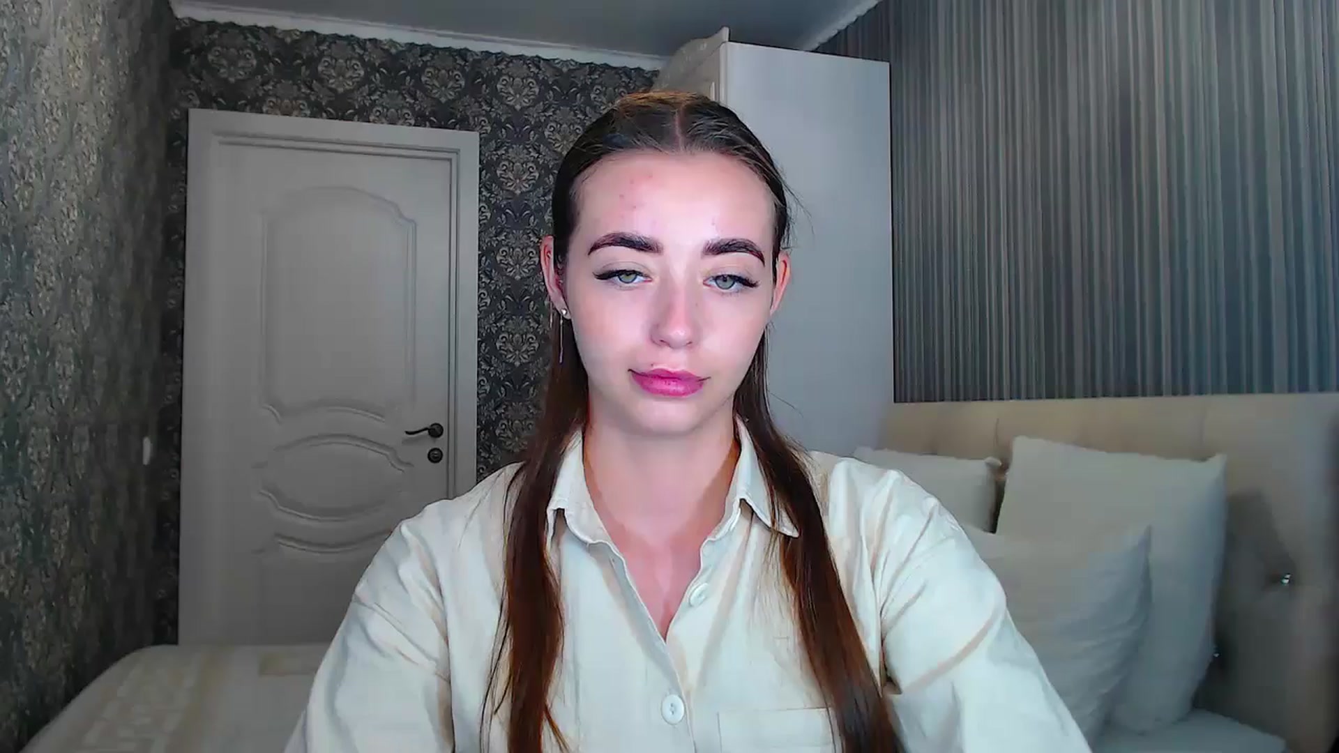 Gallery image thumbnail from EmeraldLilyyy's myfreecams stream on, 07/15/2024, 15:14 image 4 of 20