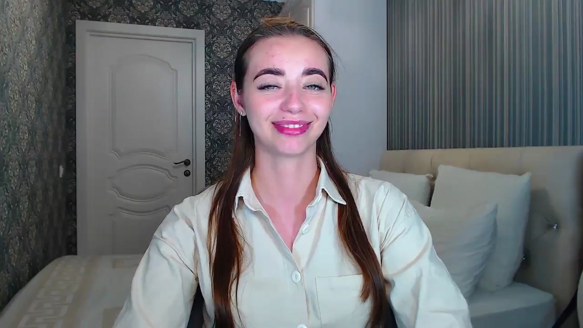 Gallery image thumbnail from EmeraldLilyyy's myfreecams stream on, 07/15/2024, 15:14 image 18 of 20