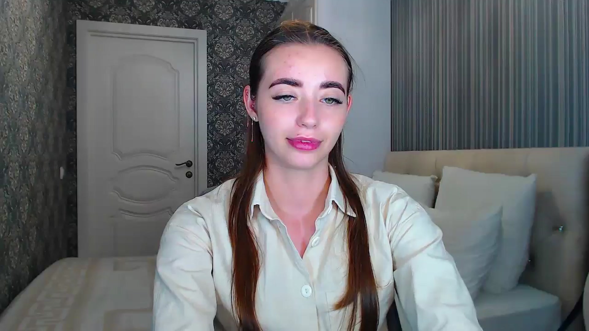 Gallery image thumbnail from EmeraldLilyyy's myfreecams stream on, 07/15/2024, 15:14 image 10 of 20