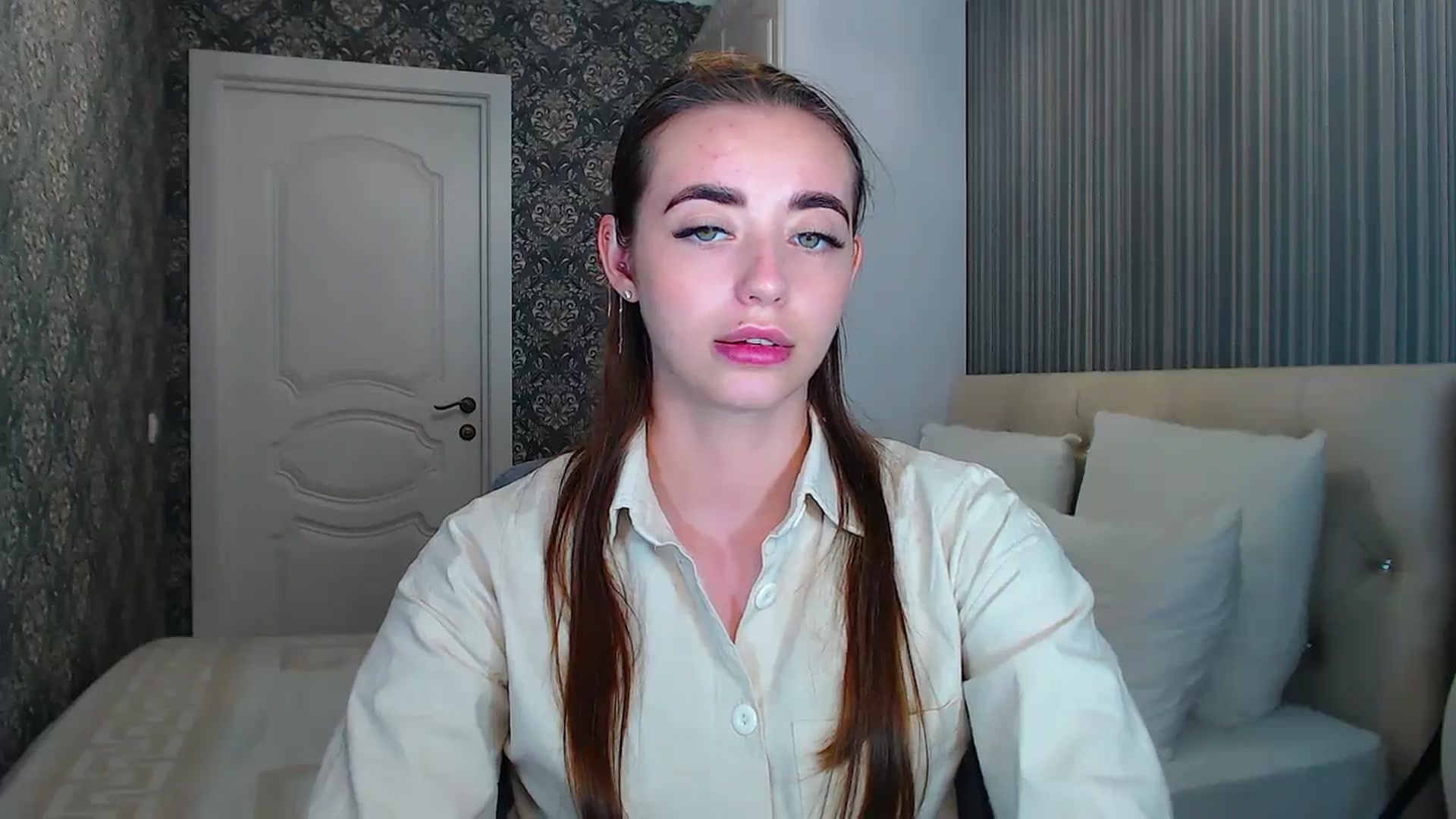 Gallery image thumbnail from EmeraldLilyyy's myfreecams stream on, 07/15/2024, 15:14 image 14 of 20