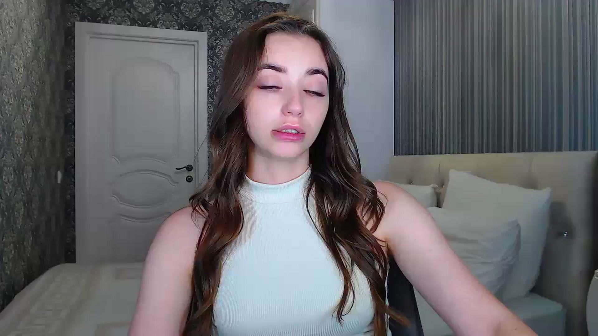 Gallery image thumbnail from EmeraldLilyyy's myfreecams stream on, 07/19/2024, 16:14 image 8 of 20
