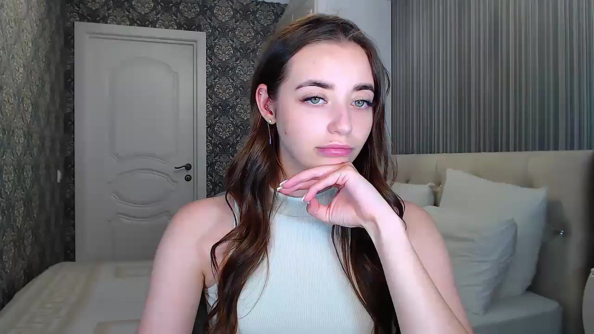Gallery image thumbnail from EmeraldLilyyy's myfreecams stream on, 07/19/2024, 16:14 image 15 of 20
