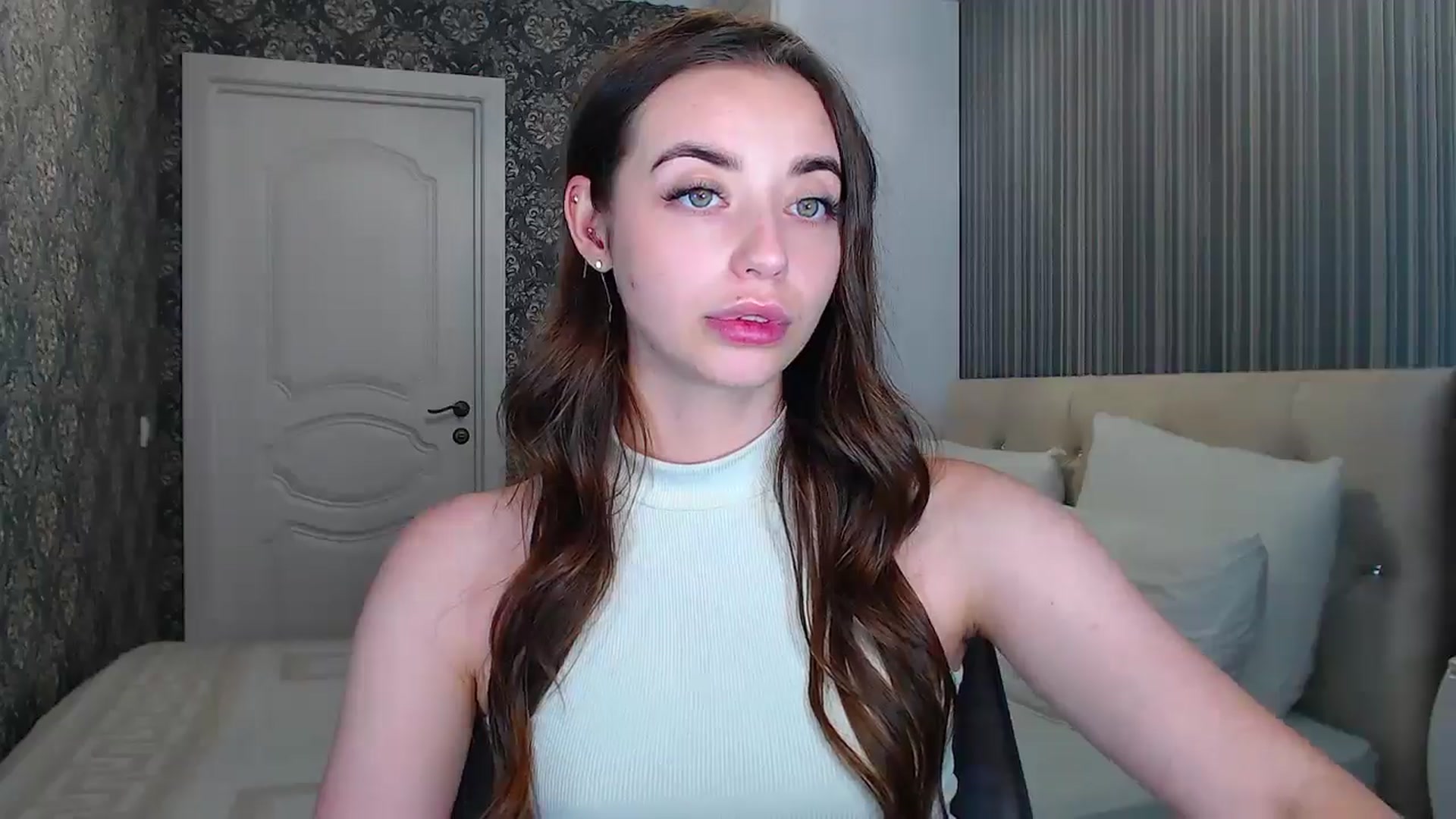 Gallery image thumbnail from EmeraldLilyyy's myfreecams stream on, 07/19/2024, 16:14 image 6 of 20