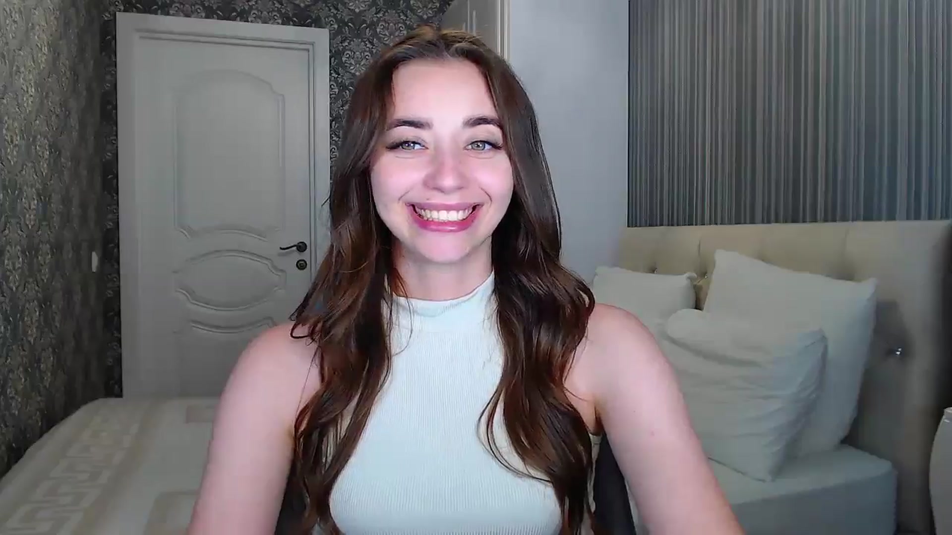 Gallery image thumbnail from EmeraldLilyyy's myfreecams stream on, 07/19/2024, 16:14 image 2 of 20