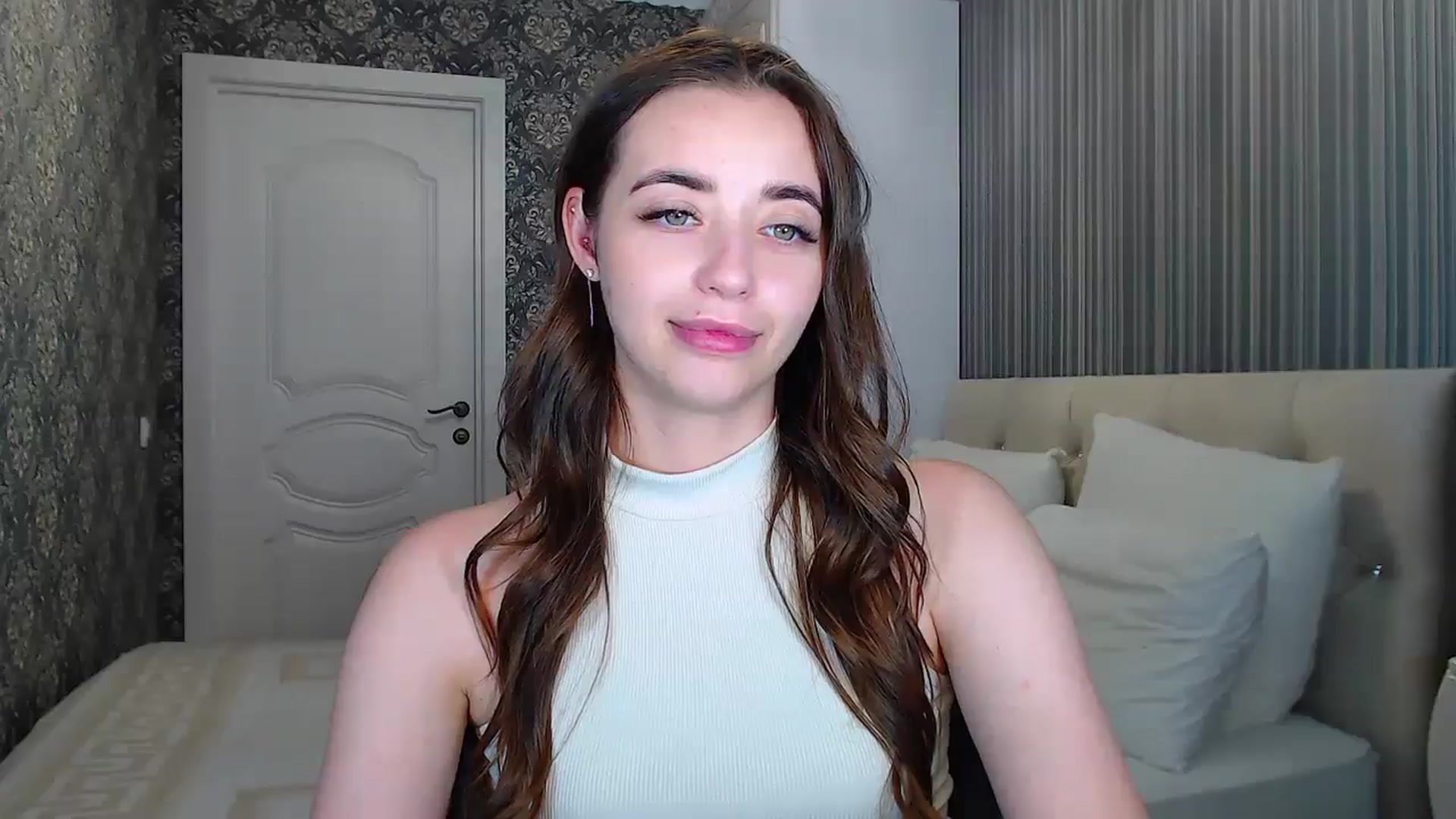 Gallery image thumbnail from EmeraldLilyyy's myfreecams stream on, 07/19/2024, 16:14 image 13 of 20