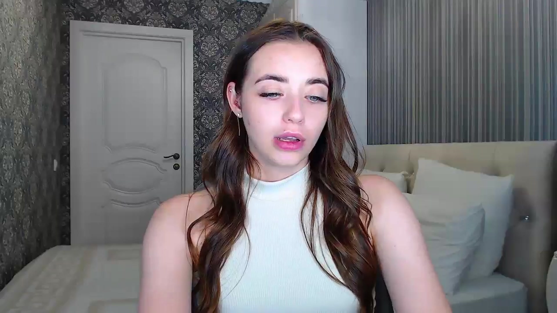 Gallery image thumbnail from EmeraldLilyyy's myfreecams stream on, 07/19/2024, 16:14 image 18 of 20