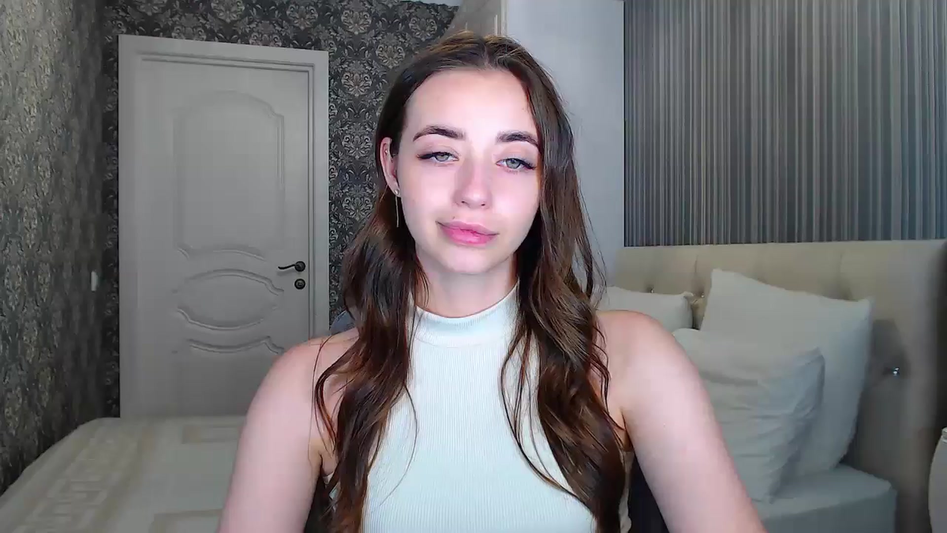 Gallery image thumbnail from EmeraldLilyyy's myfreecams stream on, 07/19/2024, 16:14 image 19 of 20
