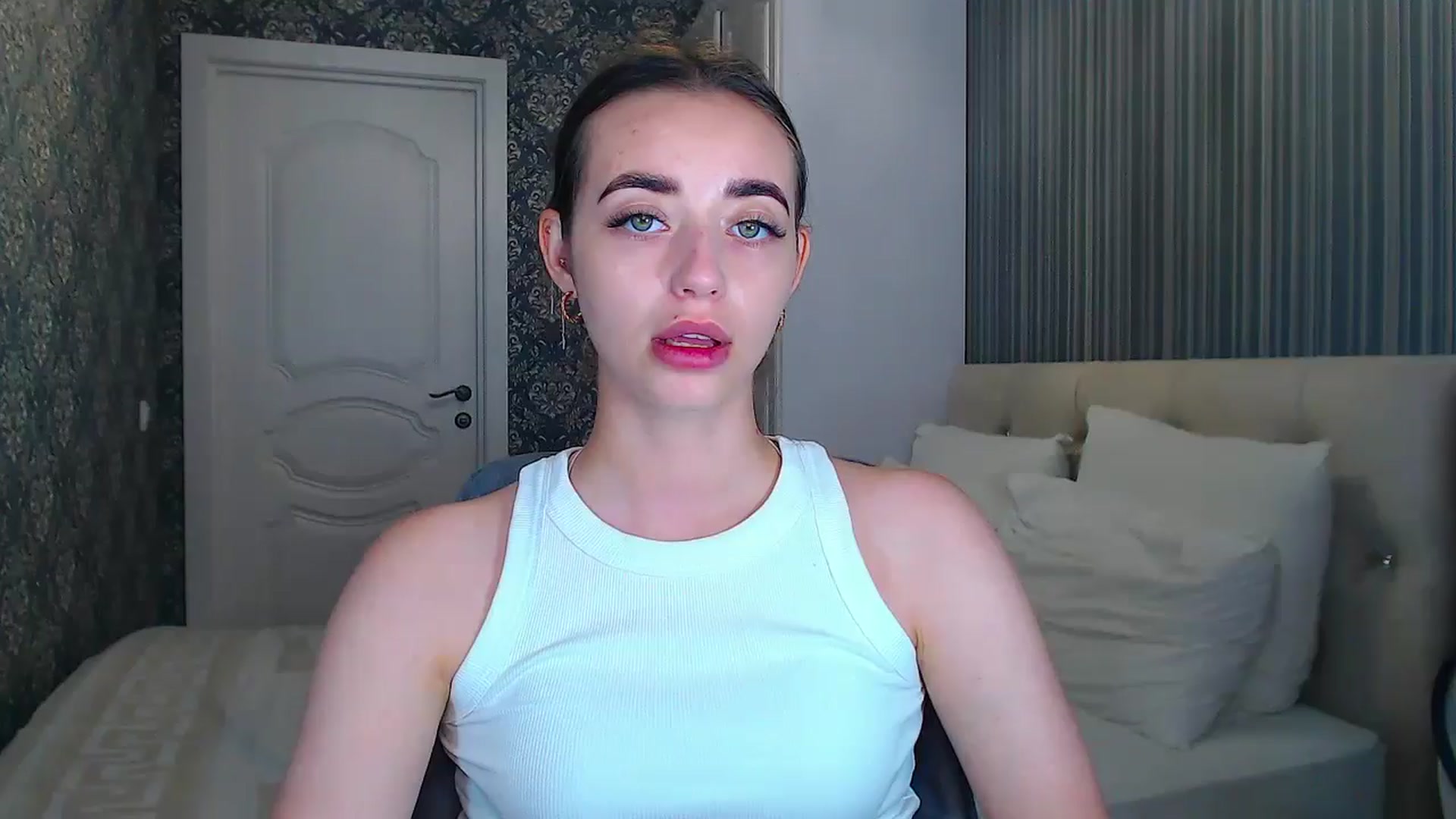 Gallery image thumbnail from EmeraldLilyyy's myfreecams stream on, 07/22/2024, 11:13 image 1 of 20
