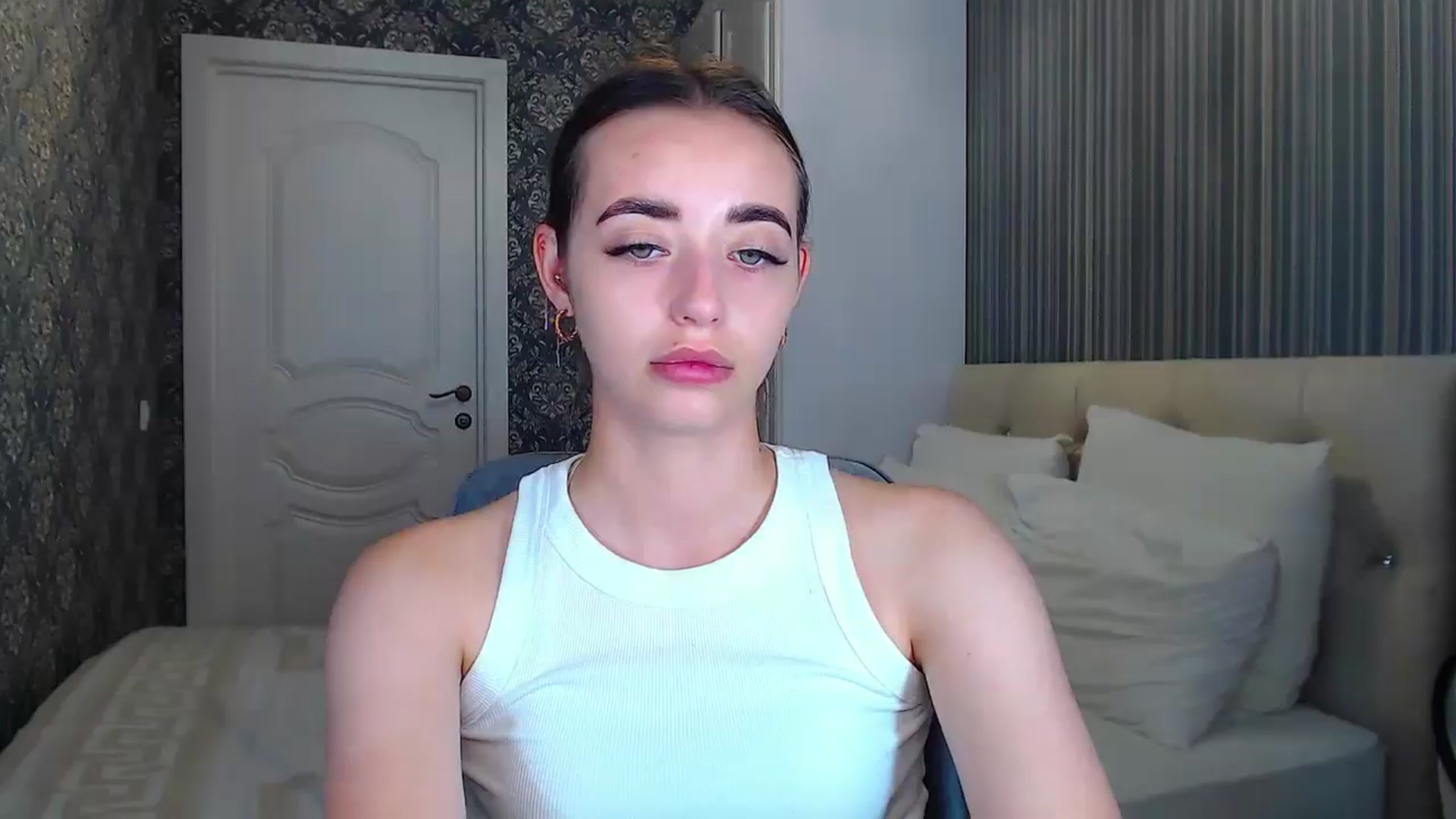 Gallery image thumbnail from EmeraldLilyyy's myfreecams stream on, 07/22/2024, 11:13 image 10 of 20
