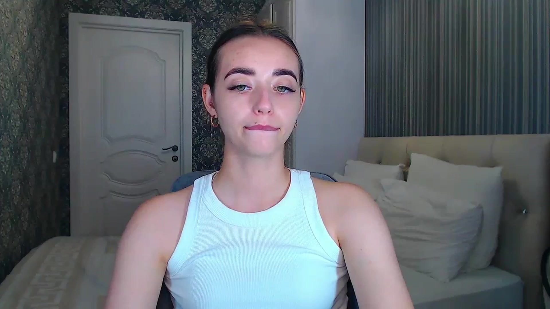 Gallery image thumbnail from EmeraldLilyyy's myfreecams stream on, 07/22/2024, 11:13 image 20 of 20