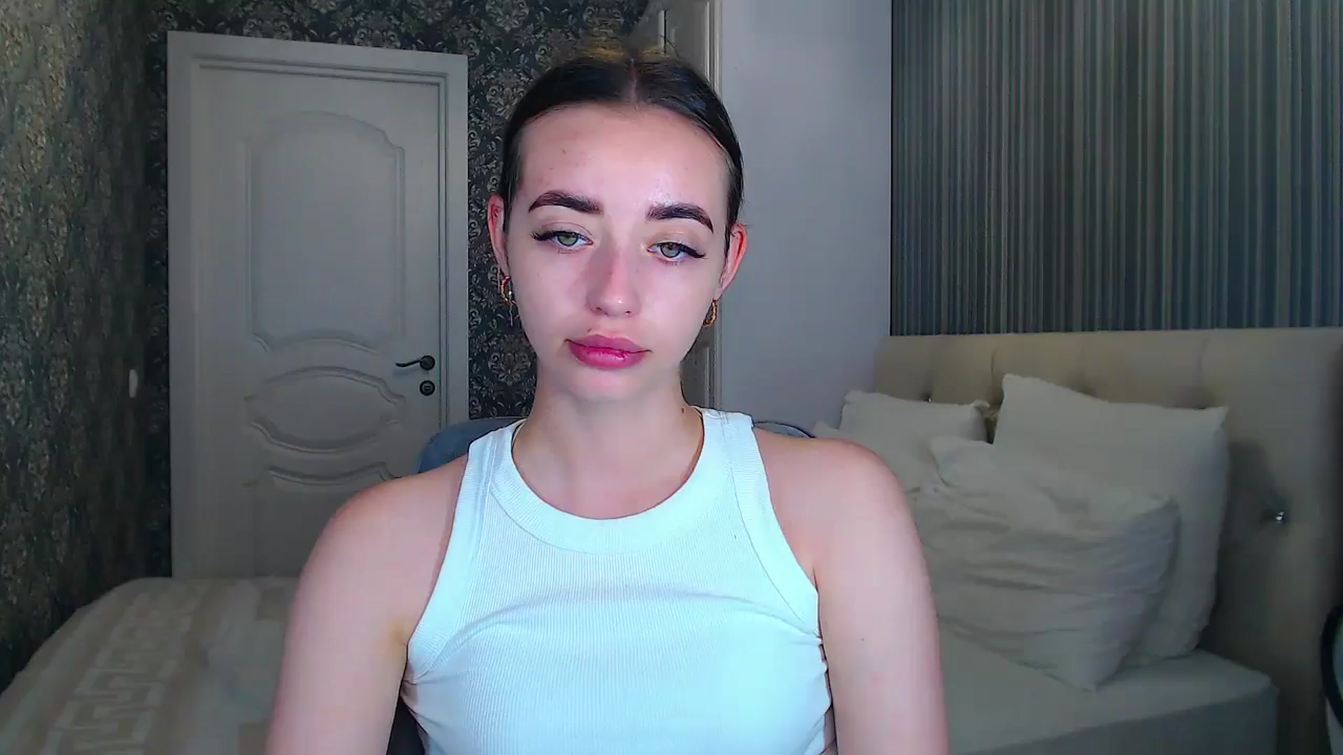 Gallery image thumbnail from EmeraldLilyyy's myfreecams stream on, 07/22/2024, 11:13 image 18 of 20