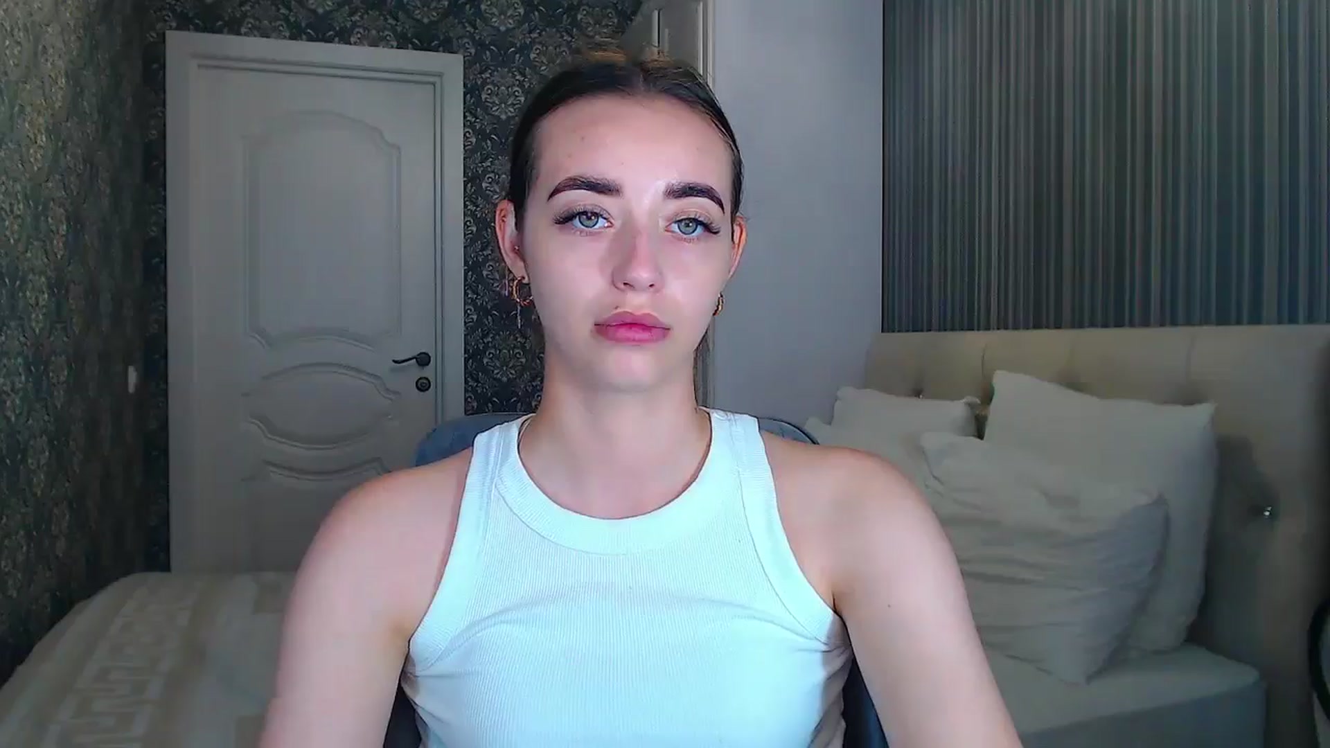Gallery image thumbnail from EmeraldLilyyy's myfreecams stream on, 07/22/2024, 11:13 image 13 of 20