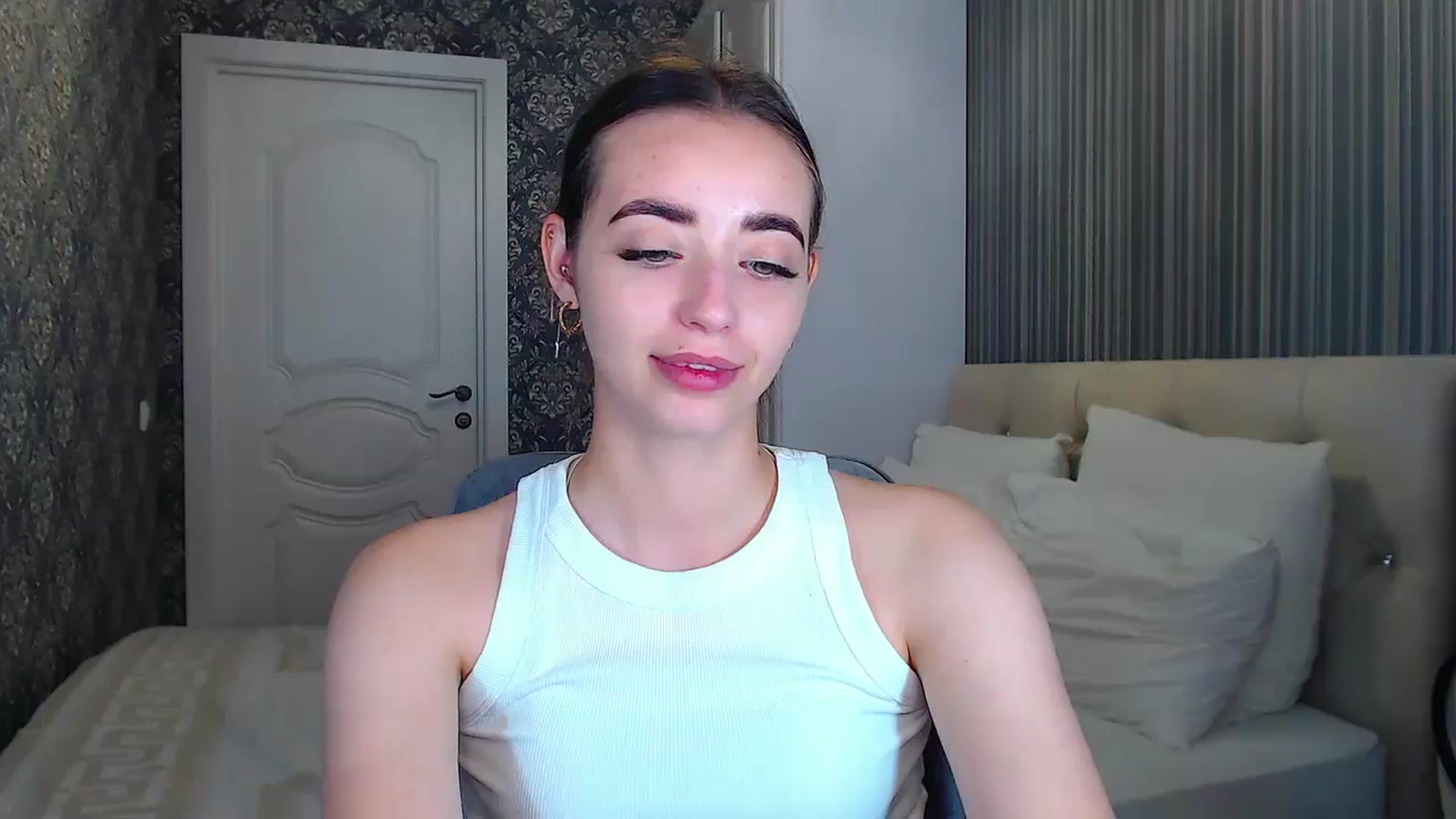 Gallery image thumbnail from EmeraldLilyyy's myfreecams stream on, 07/22/2024, 11:13 image 11 of 20