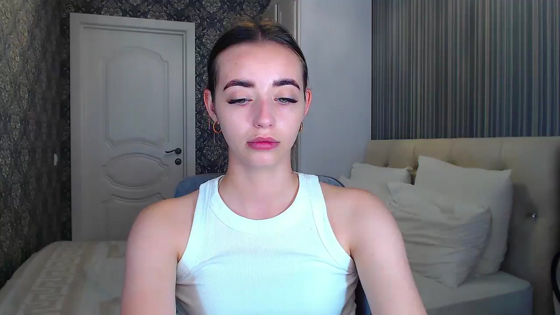 Gallery image thumbnail from EmeraldLilyyy's myfreecams stream on, 07/22/2024, 11:47 image 2 of 20