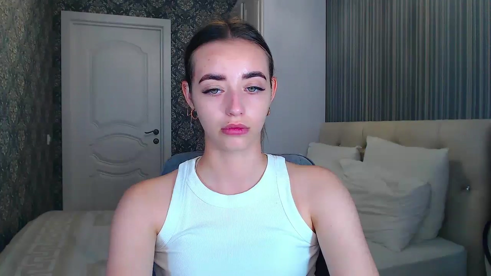Gallery image thumbnail from EmeraldLilyyy's myfreecams stream on, 07/22/2024, 11:47 image 14 of 20