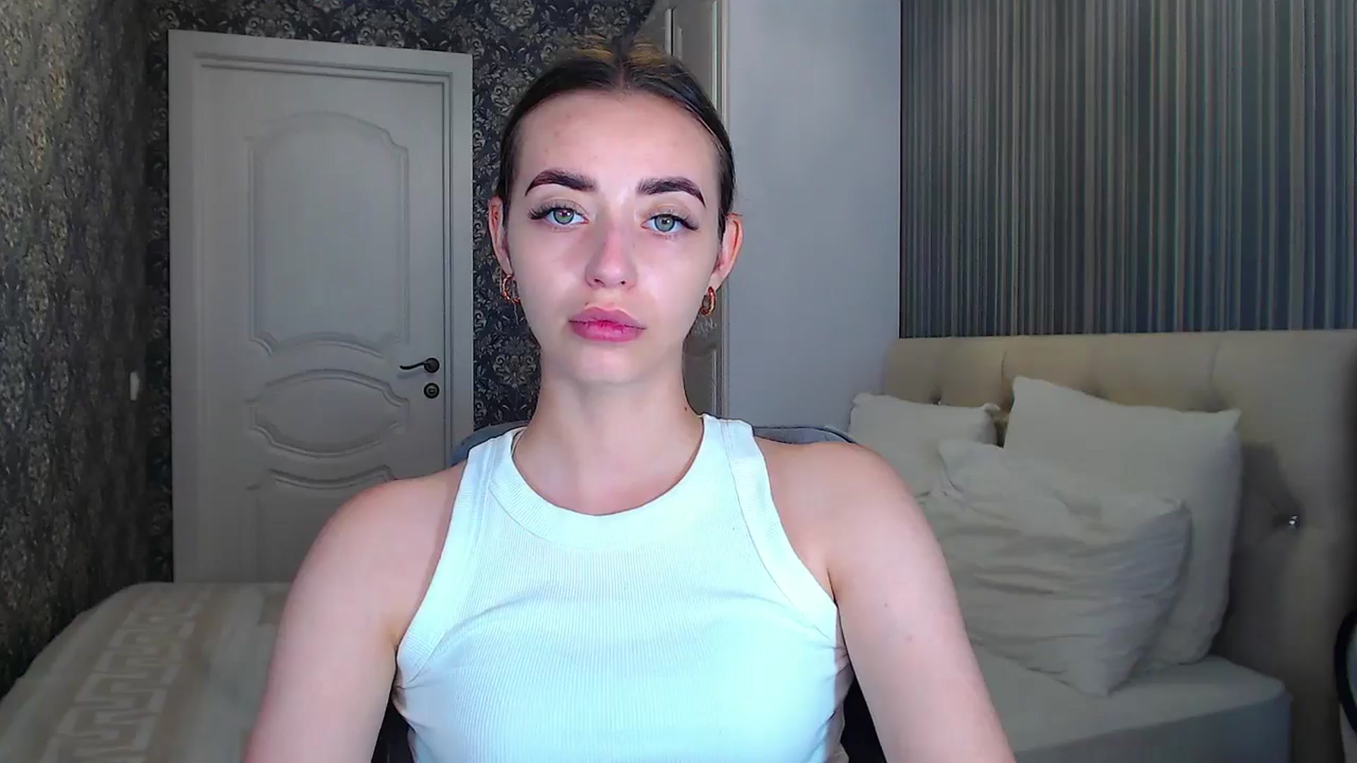 Gallery image thumbnail from EmeraldLilyyy's myfreecams stream on, 07/22/2024, 11:47 image 18 of 20