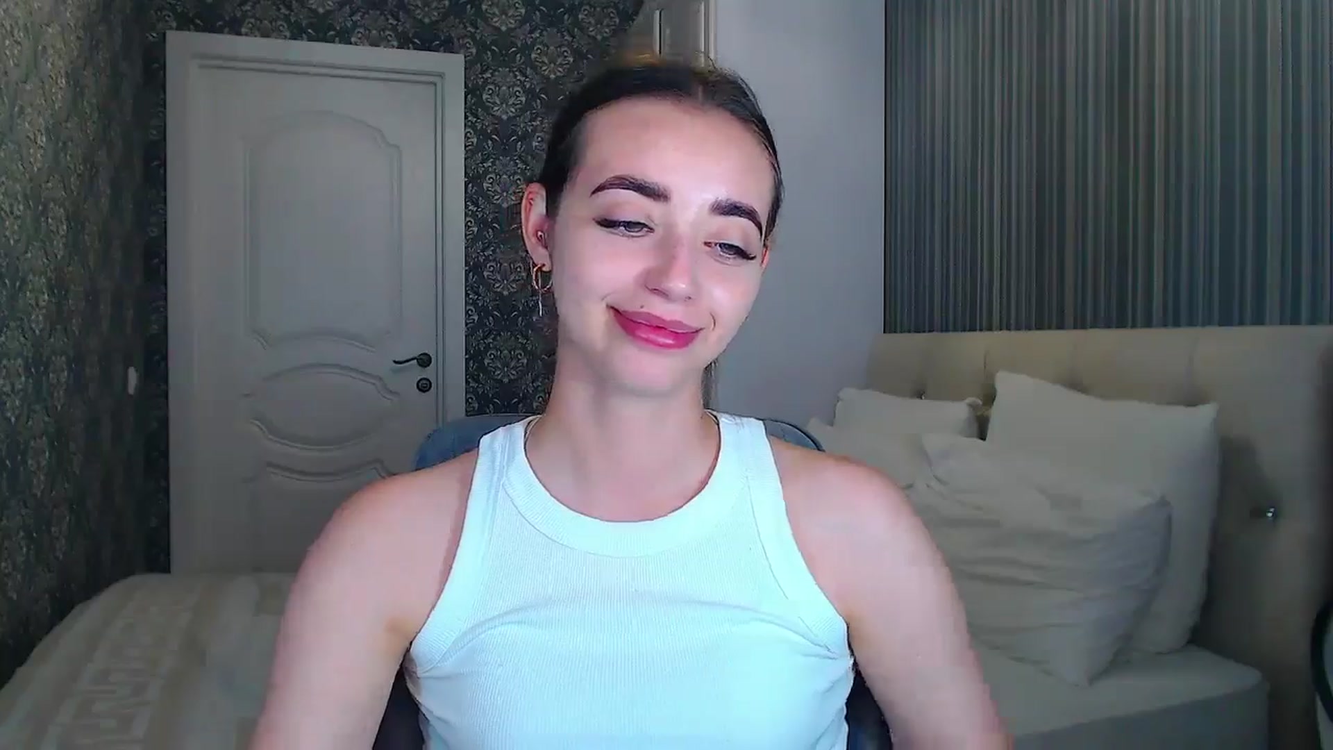 Gallery image thumbnail from EmeraldLilyyy's myfreecams stream on, 07/22/2024, 11:47 image 4 of 20