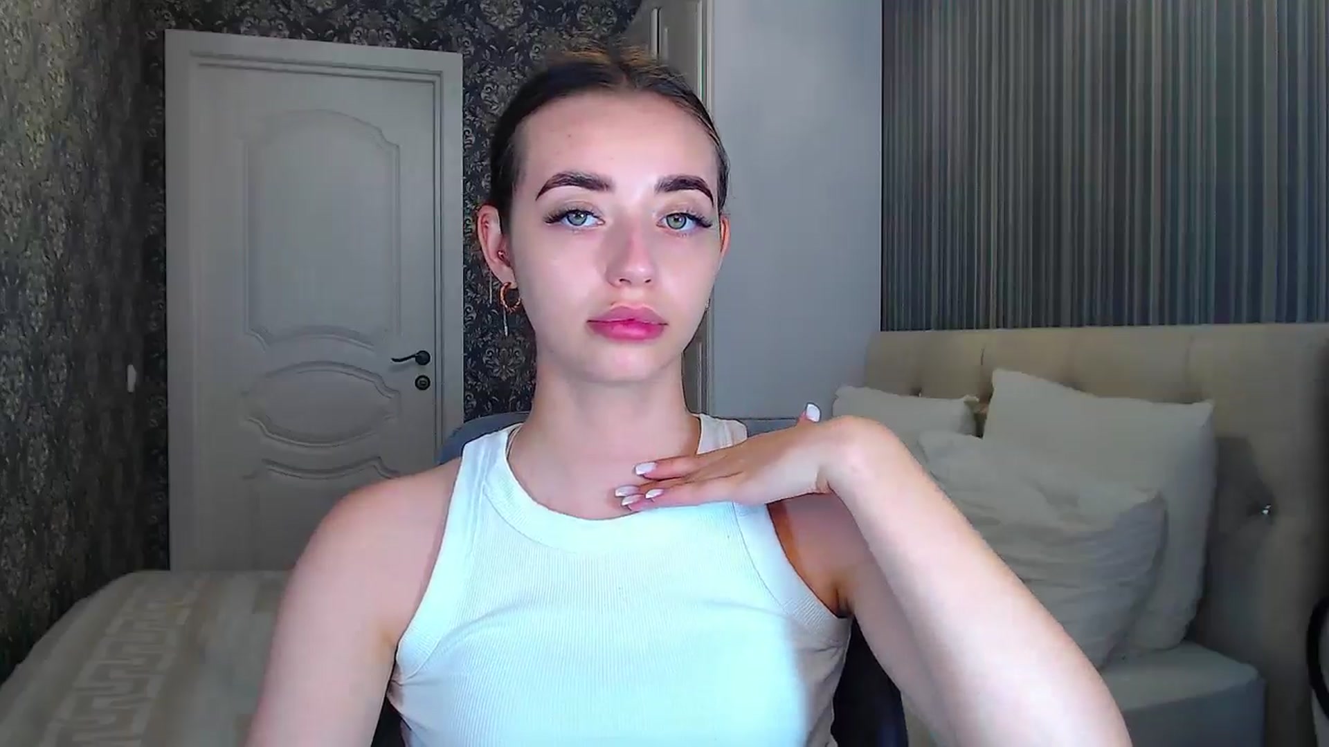 Gallery image thumbnail from EmeraldLilyyy's myfreecams stream on, 07/22/2024, 11:47 image 19 of 20
