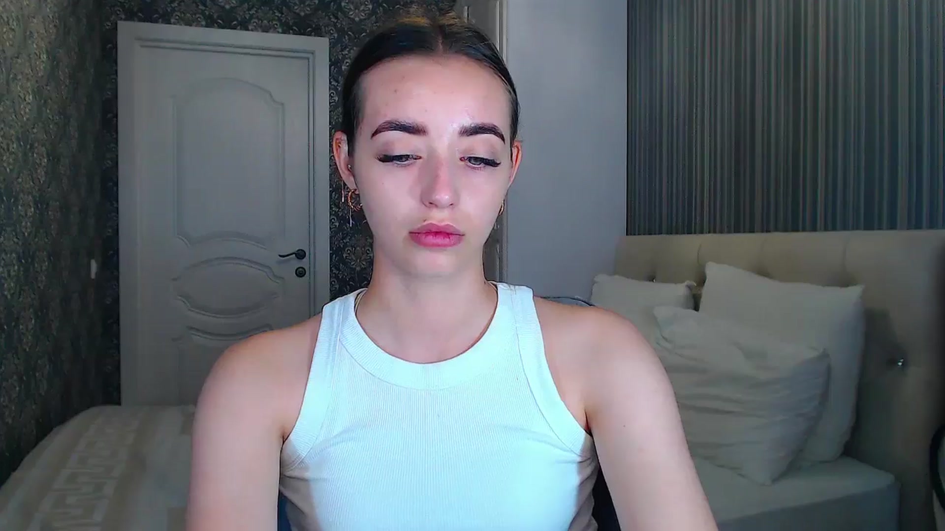 Gallery image thumbnail from EmeraldLilyyy's myfreecams stream on, 07/22/2024, 11:47 image 8 of 20