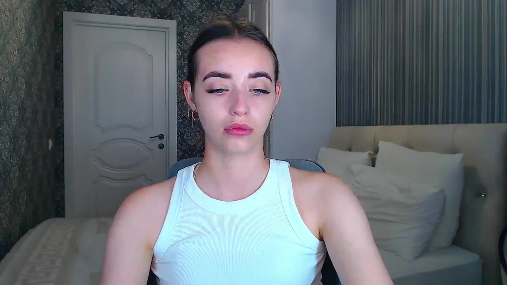 Gallery image thumbnail from EmeraldLilyyy's myfreecams stream on, 07/22/2024, 11:47 image 9 of 20
