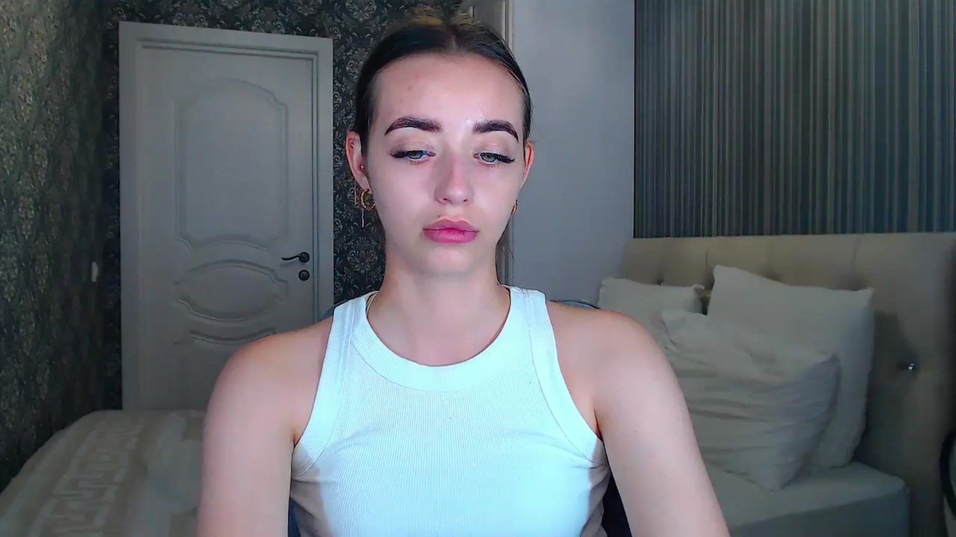 Gallery image thumbnail from EmeraldLilyyy's myfreecams stream on, 07/22/2024, 11:47 image 6 of 20