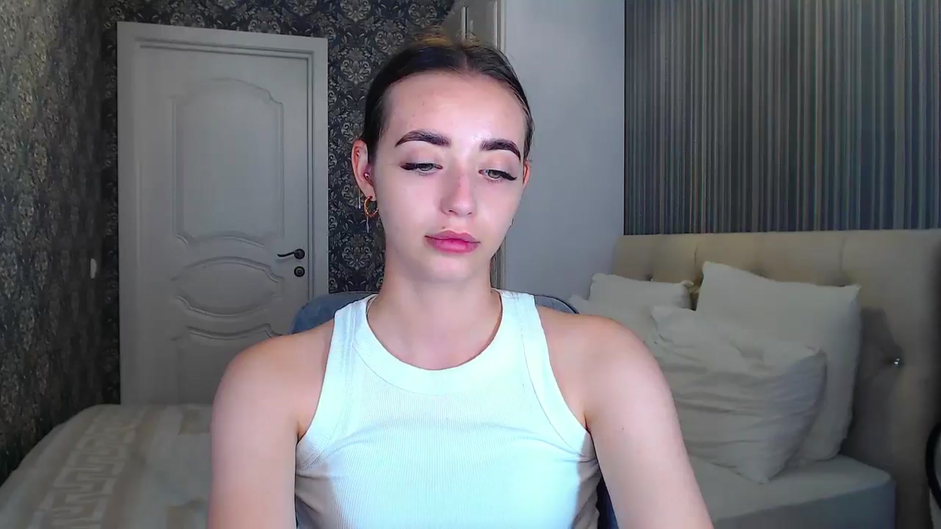 Gallery image thumbnail from EmeraldLilyyy's myfreecams stream on, 07/22/2024, 11:47 image 3 of 20