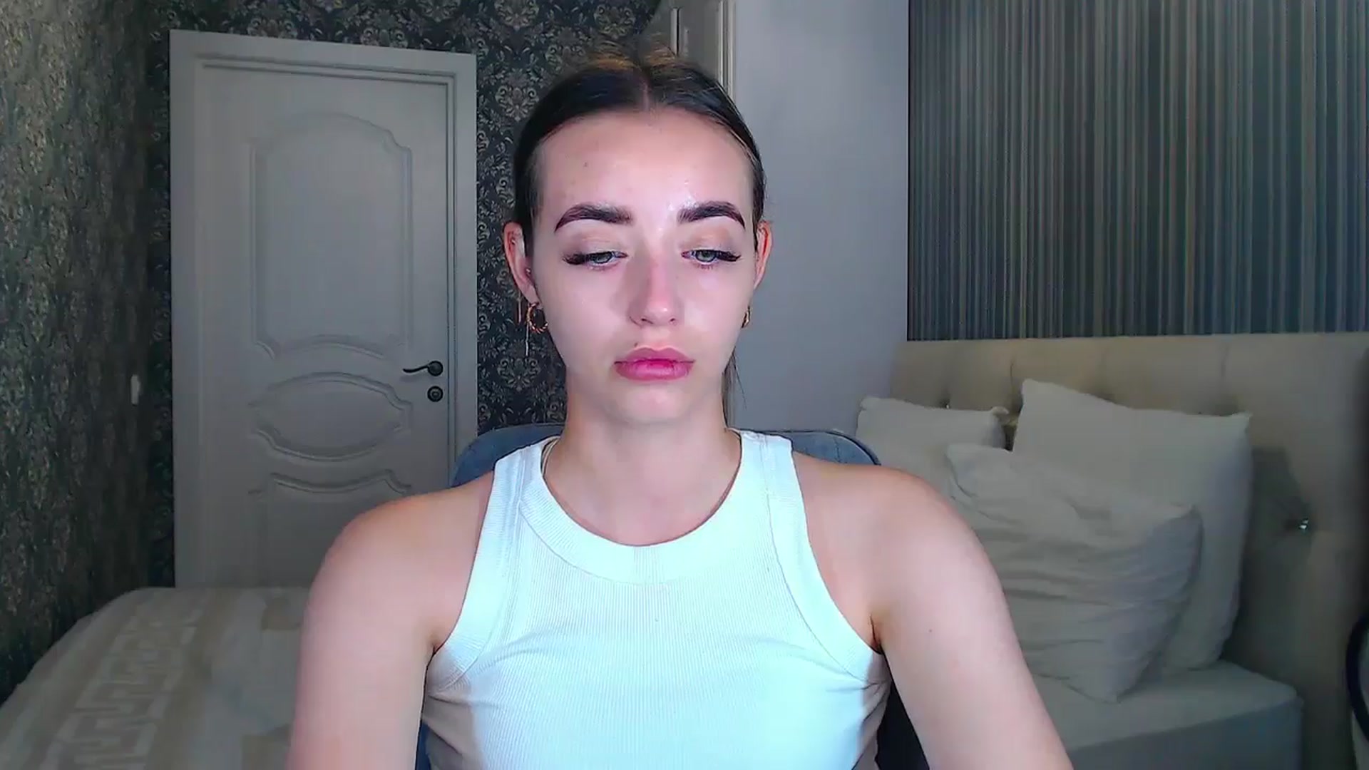 Gallery image thumbnail from EmeraldLilyyy's myfreecams stream on, 07/22/2024, 11:47 image 15 of 20