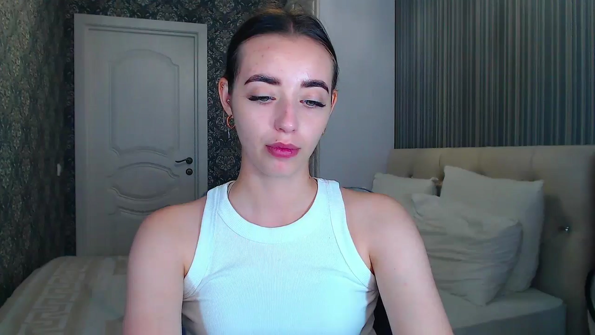 Gallery image thumbnail from EmeraldLilyyy's myfreecams stream on, 07/22/2024, 11:47 image 5 of 20