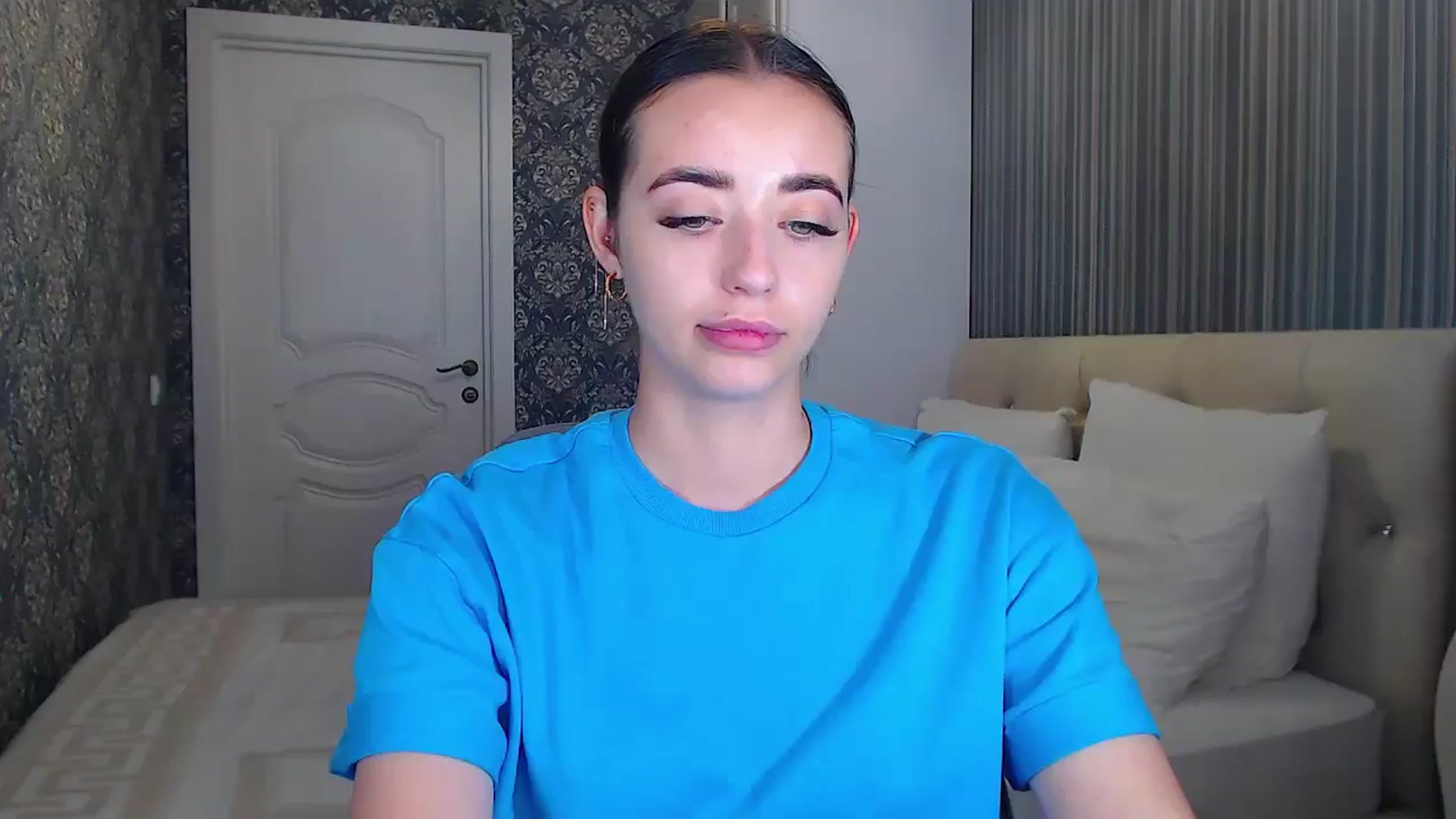 Gallery image thumbnail from EmeraldLilyyy's myfreecams stream on, 07/23/2024, 11:01 image 14 of 20