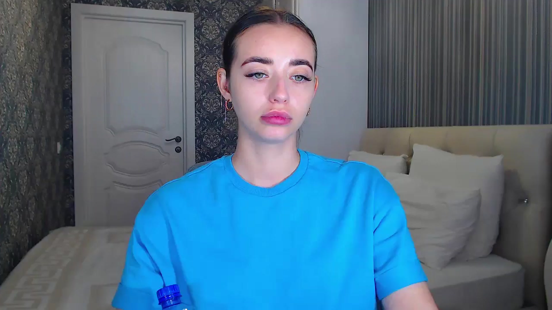 Gallery image thumbnail from EmeraldLilyyy's myfreecams stream on, 07/23/2024, 11:01 image 10 of 20