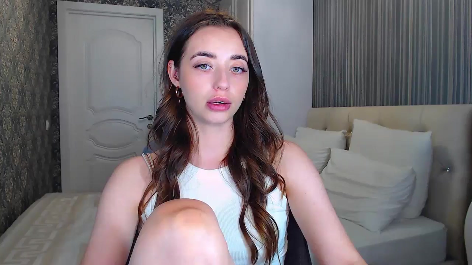 Gallery image thumbnail from EmeraldLilyyy's myfreecams stream on, 07/24/2024, 11:36 image 11 of 20