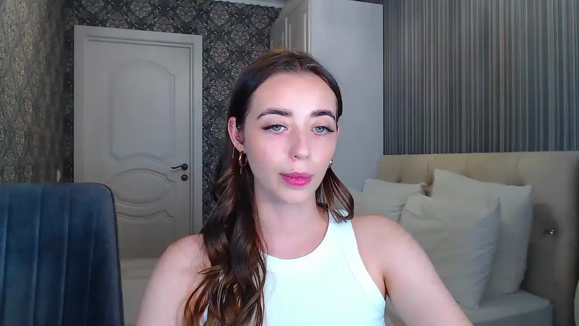 Gallery image thumbnail from EmeraldLilyyy's myfreecams stream on, 07/24/2024, 14:19 image 6 of 20