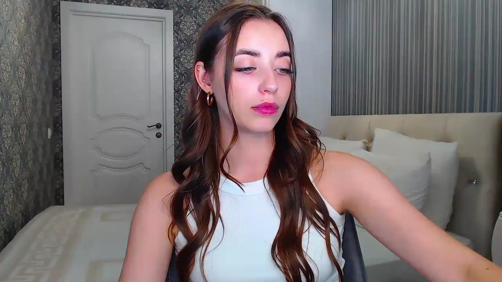 Gallery image thumbnail from EmeraldLilyyy's myfreecams stream on, 07/24/2024, 14:19 image 17 of 20