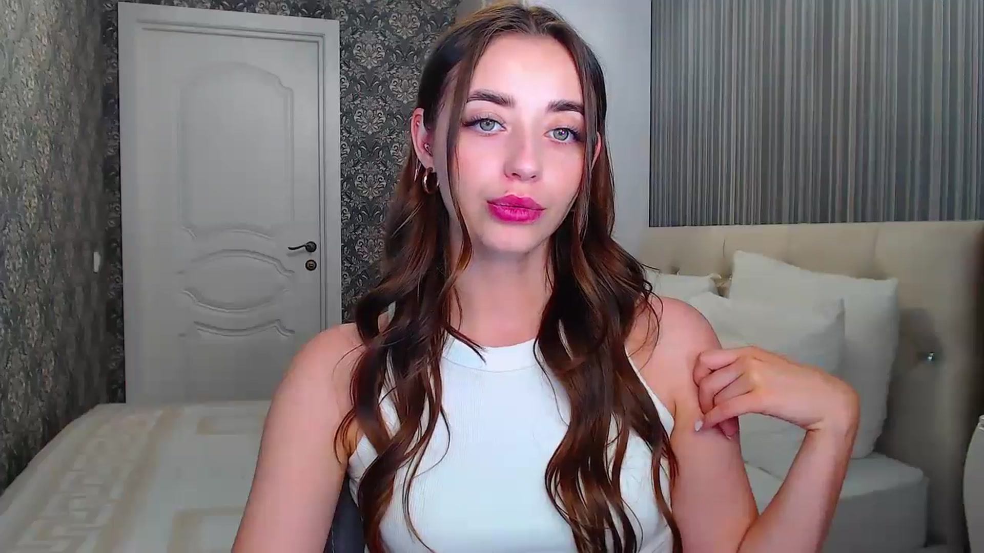 Gallery image thumbnail from EmeraldLilyyy's myfreecams stream on, 07/24/2024, 14:19 image 16 of 20