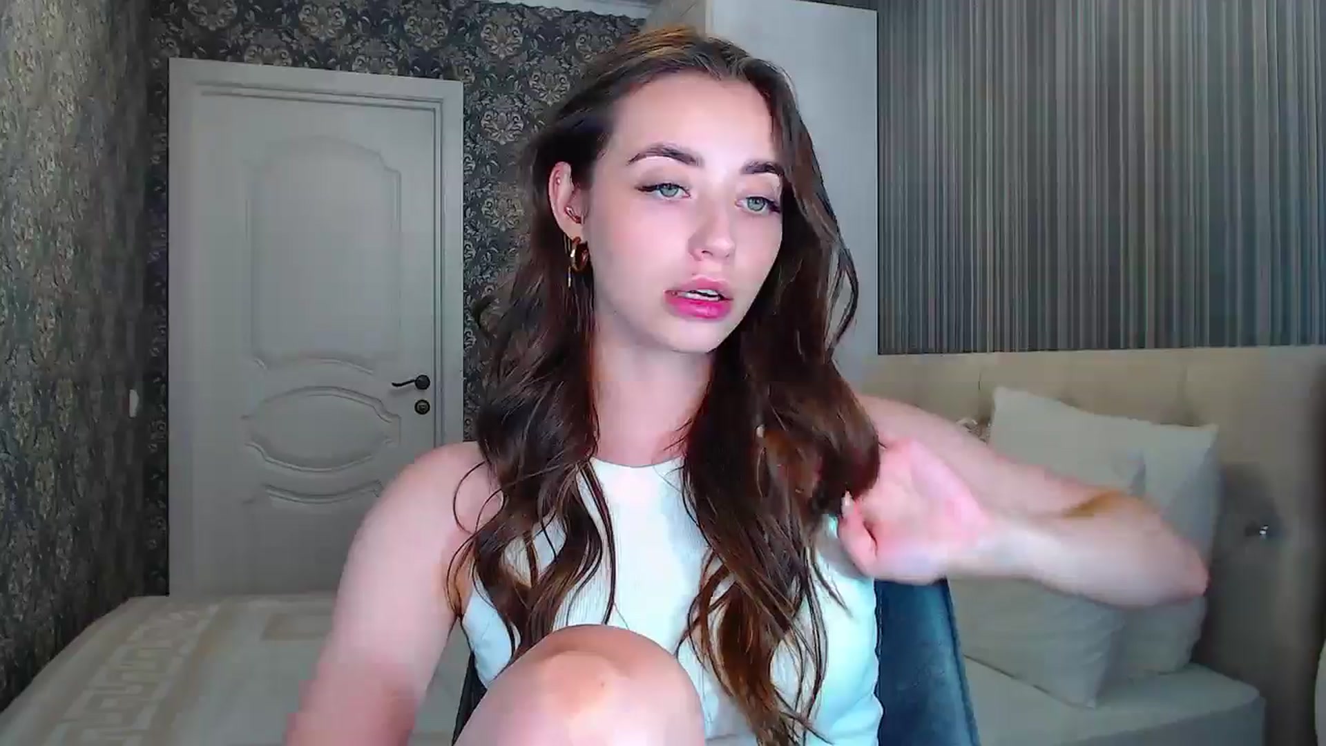 Gallery image thumbnail from EmeraldLilyyy's myfreecams stream on, 07/24/2024, 14:19 image 3 of 20