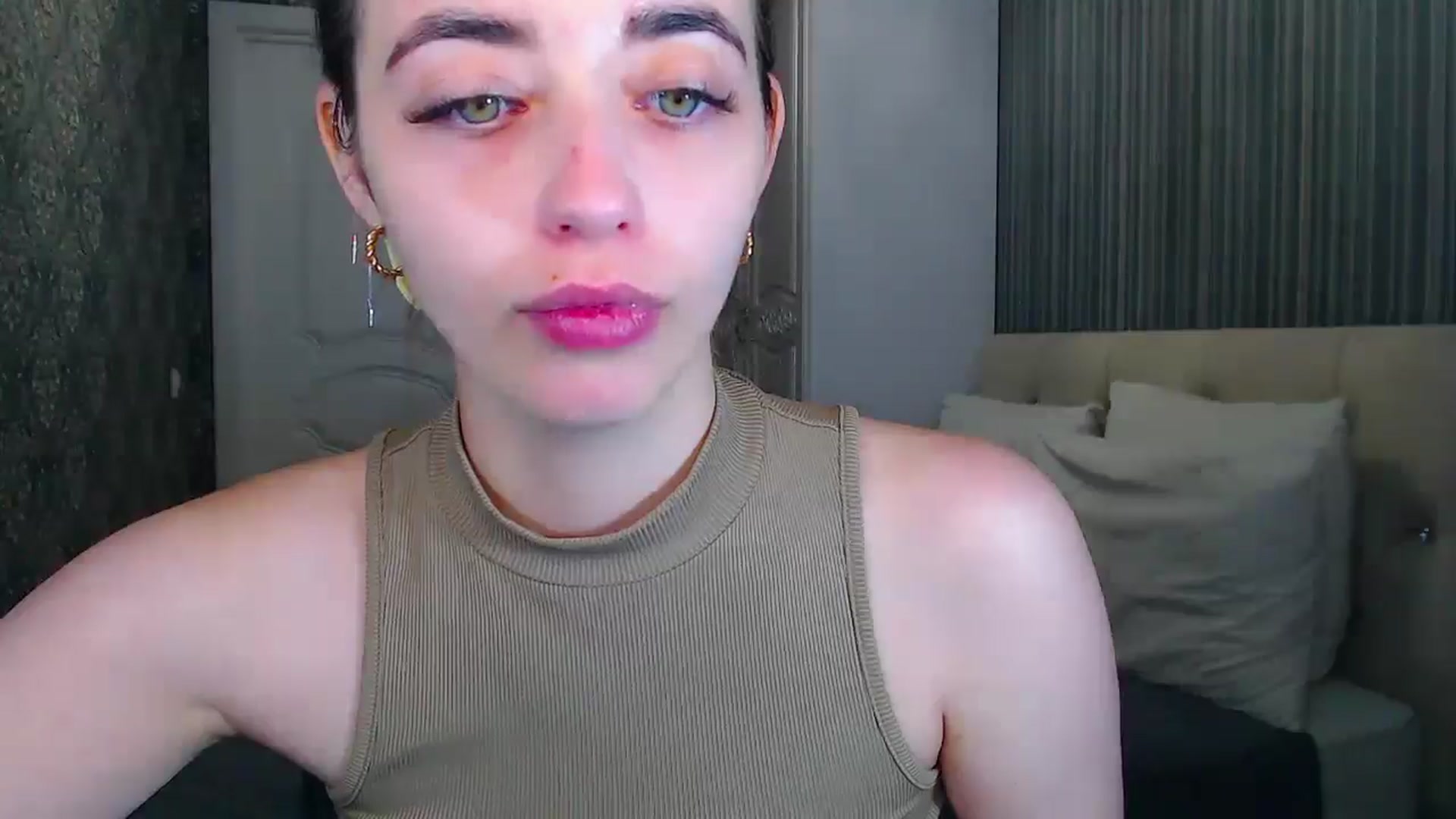 Gallery image thumbnail from EmeraldLilyyy's myfreecams stream on, 07/29/2024, 11:56 image 11 of 20