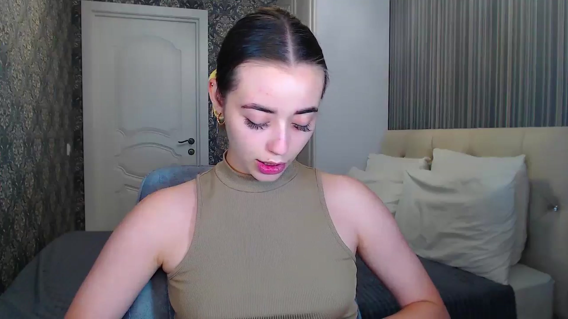 Gallery image thumbnail from EmeraldLilyyy's myfreecams stream on, 07/29/2024, 11:56 image 16 of 20
