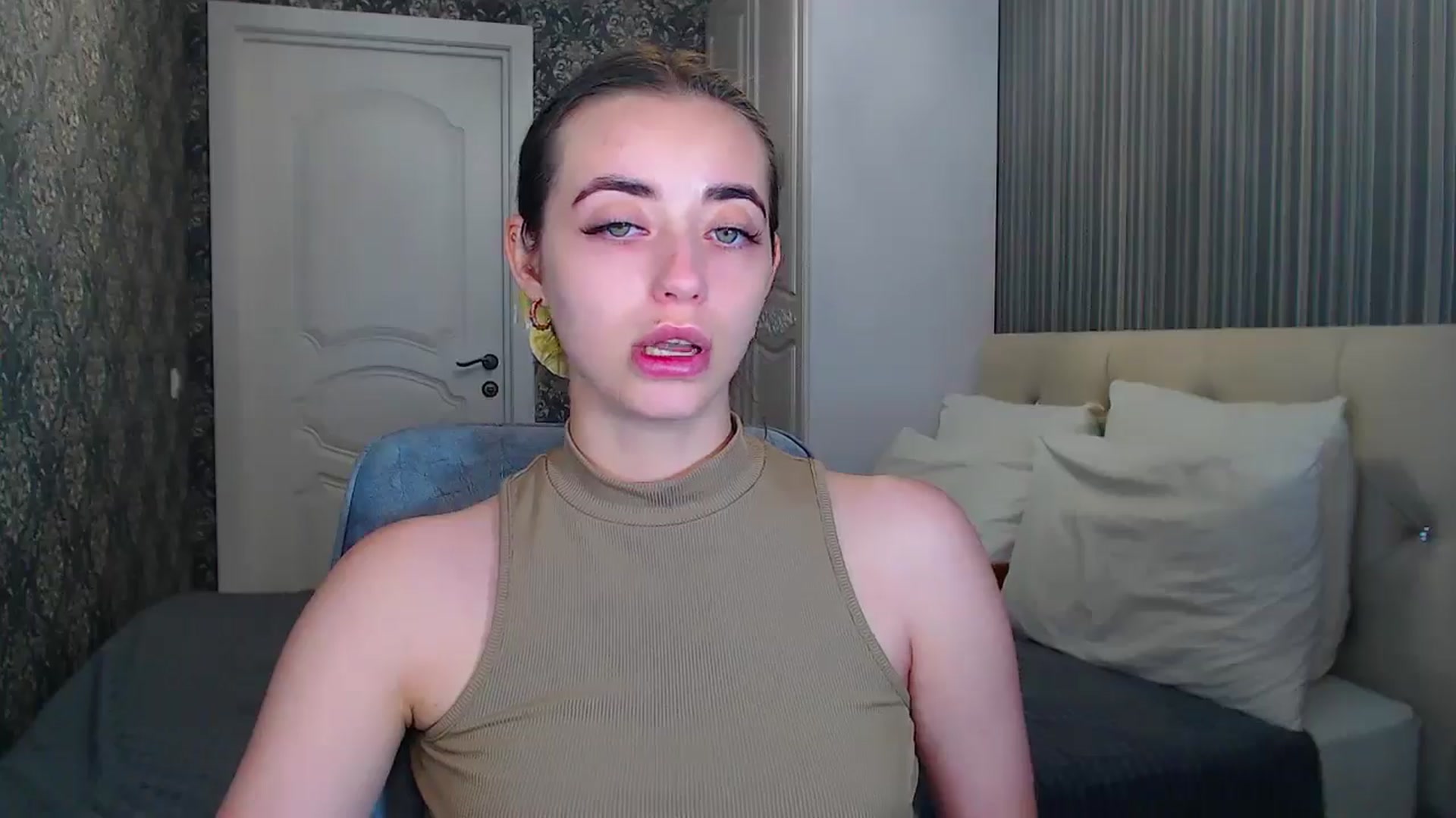 Gallery image thumbnail from EmeraldLilyyy's myfreecams stream on, 07/29/2024, 11:56 image 4 of 20