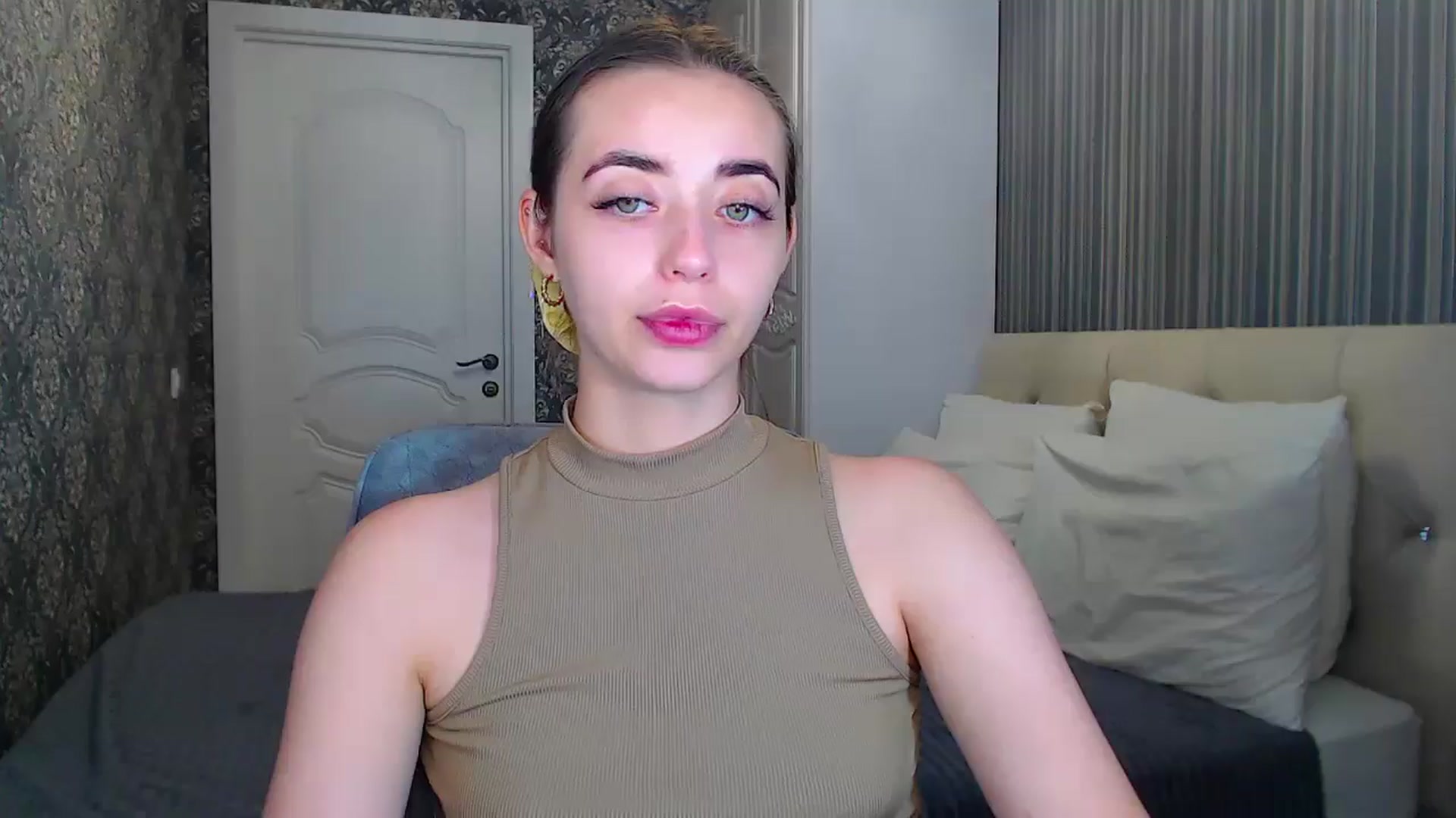 Gallery image thumbnail from EmeraldLilyyy's myfreecams stream on, 07/29/2024, 11:56 image 19 of 20