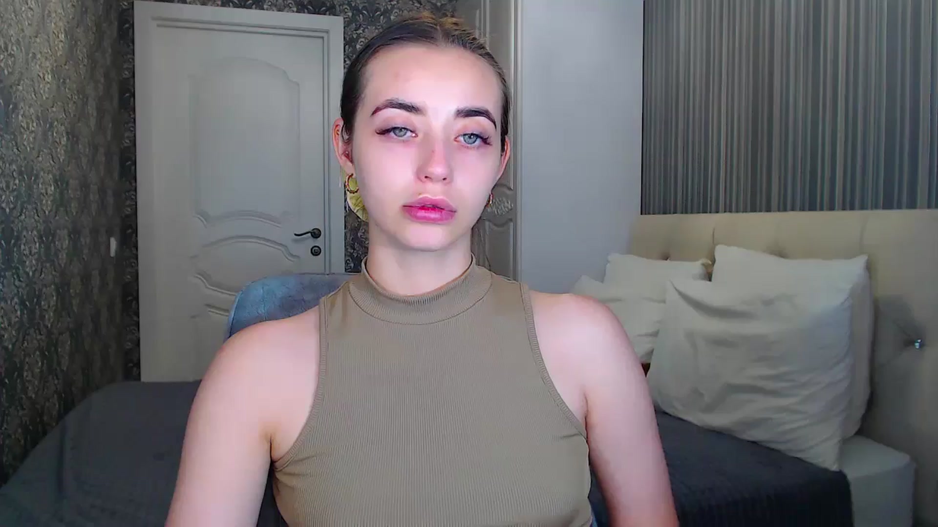 Gallery image thumbnail from EmeraldLilyyy's myfreecams stream on, 07/29/2024, 11:56 image 17 of 20