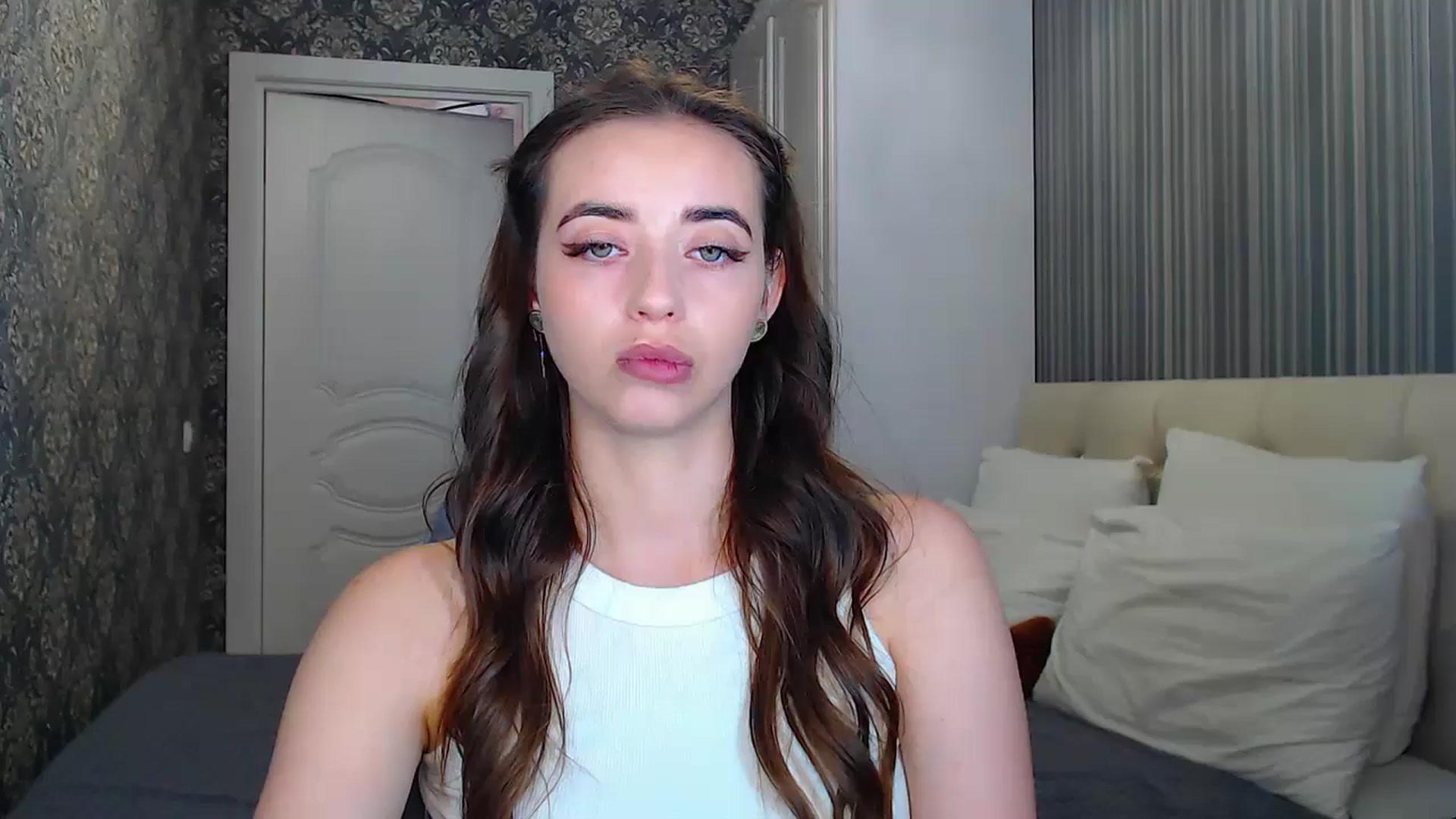 Gallery image thumbnail from EmeraldLilyyy's myfreecams stream on, 07/30/2024, 11:32 image 16 of 20