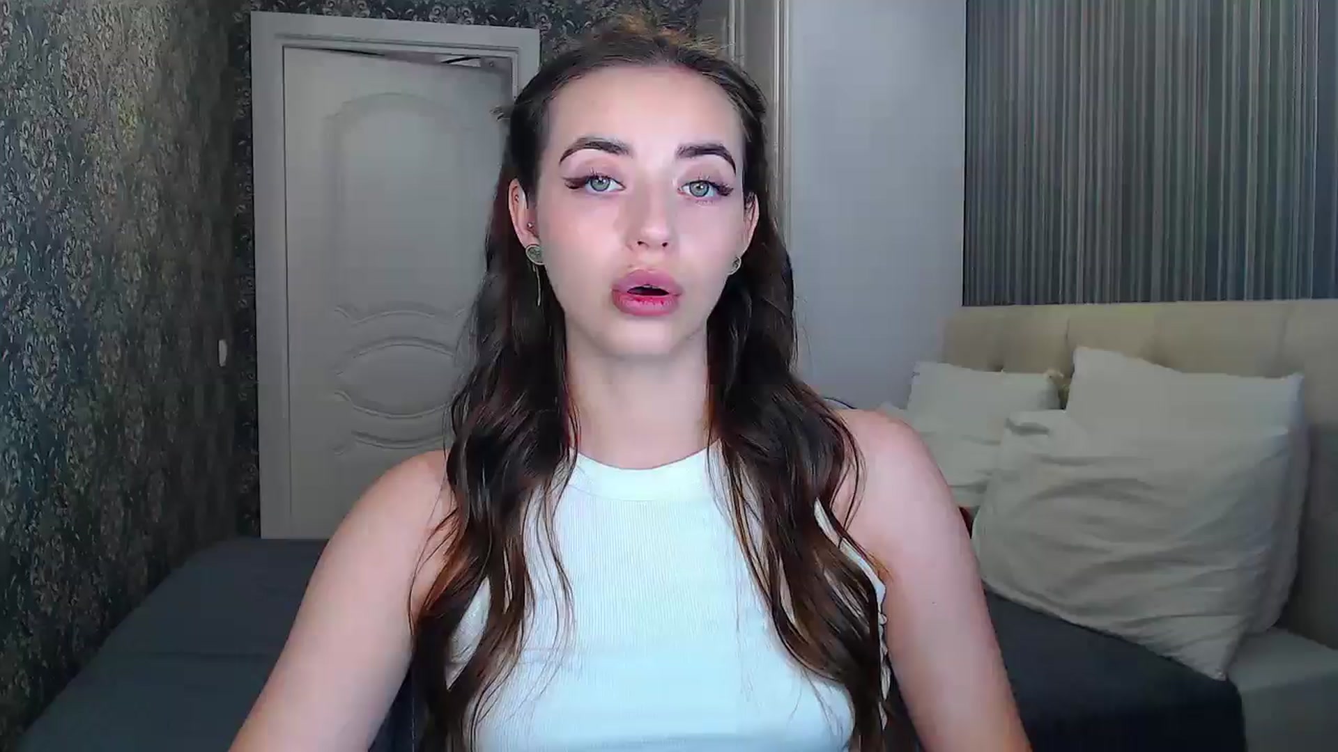Gallery image thumbnail from EmeraldLilyyy's myfreecams stream on, 07/30/2024, 11:32 image 1 of 20