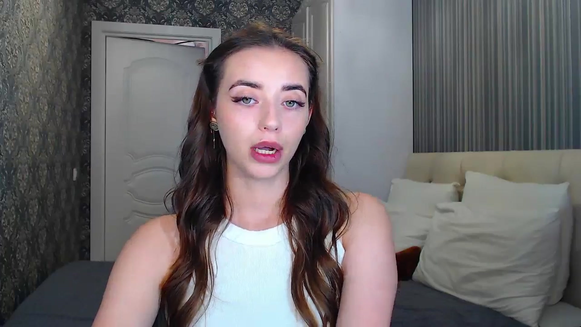 Gallery image thumbnail from EmeraldLilyyy's myfreecams stream on, 07/30/2024, 11:32 image 14 of 20